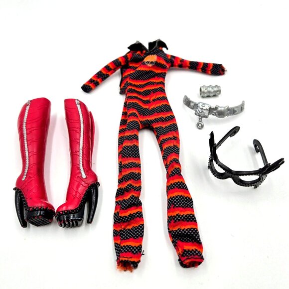 Monster High Toralei Stripe Power Ghouls Accessories Jumpsuit Mask Boots Belt Br - Picture 1 of 14